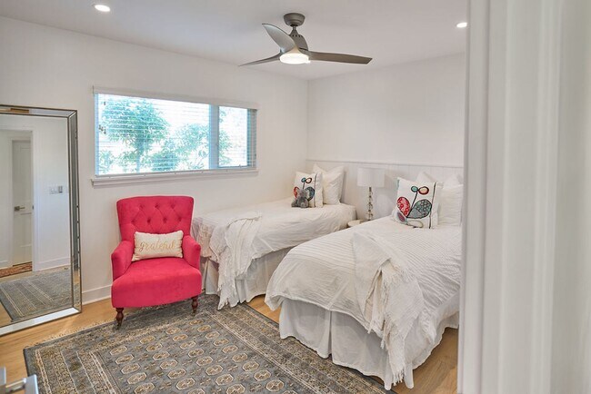 Building Photo - Summer in Style | Furnished 4BD Coronado Home