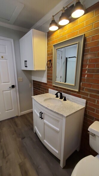 Building Photo - 2412 Jacqueline Cir