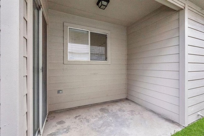 Building Photo - 16957 Wren Hill St