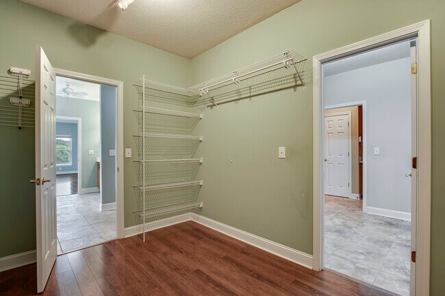 Building Photo - 211 Todaly Cir