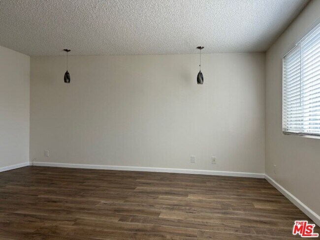 Building Photo - 36 Brooks Ave