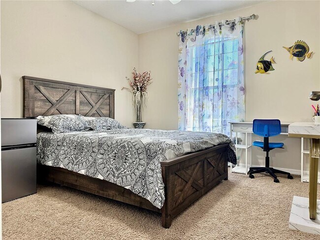 Building Photo - 1947 Fairway Loop