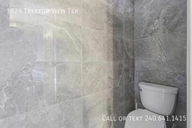 Building Photo - 1629 Treetop View Terrace