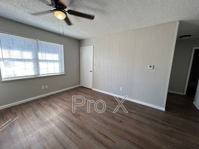 Building Photo - 740 N 6th St