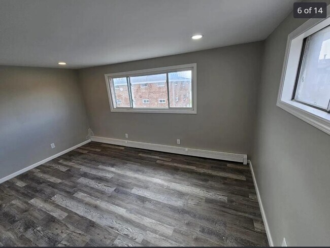 Building Photo - 1656 Abbott Rd