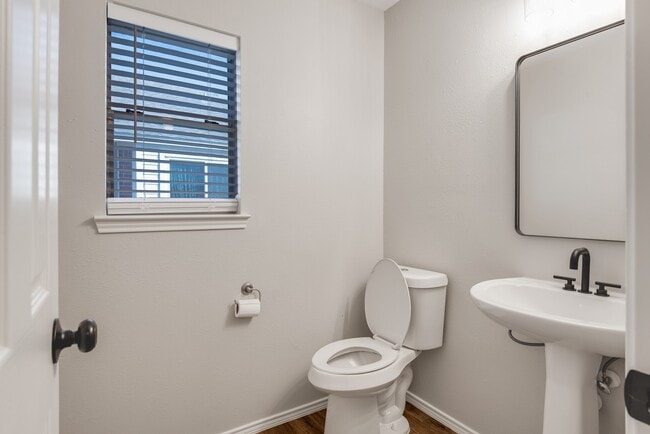 Building Photo - 11714 Pinos Altos Dr