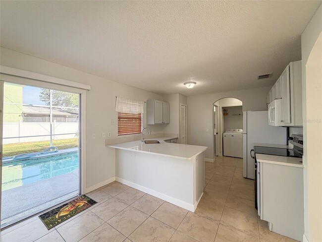 Building Photo - 1300 Carey Glen Cir