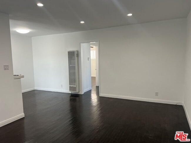 Building Photo - 1024 N Stanley Ave