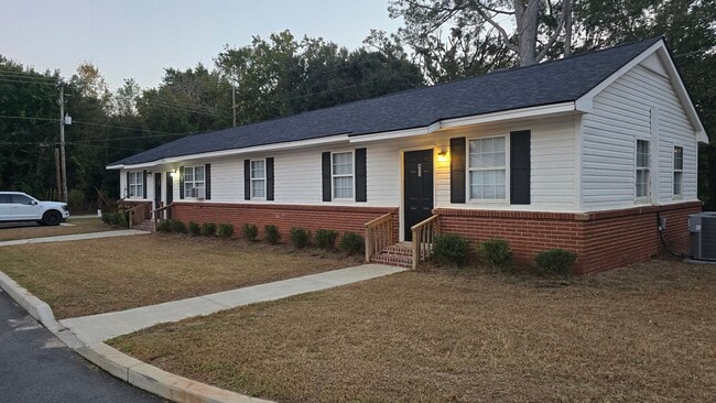 Primary Photo - Monetta Apartments
