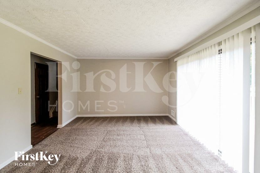Building Photo - 1739 Killian Hill Rd SW