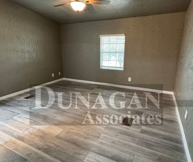 Building Photo - Remodeled!! 3 Bedroom 2 Bath with large parking area/covered parking .