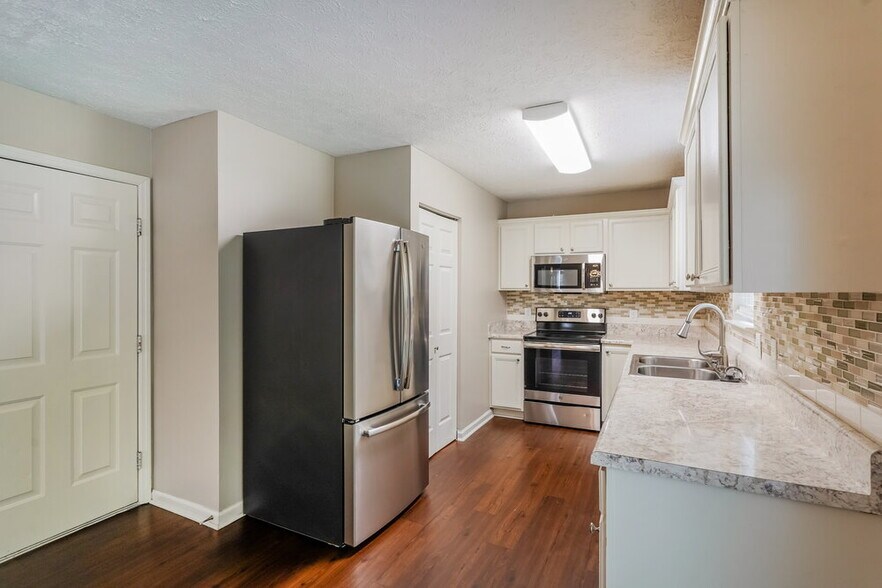Building Photo - 178 Bradford Cir