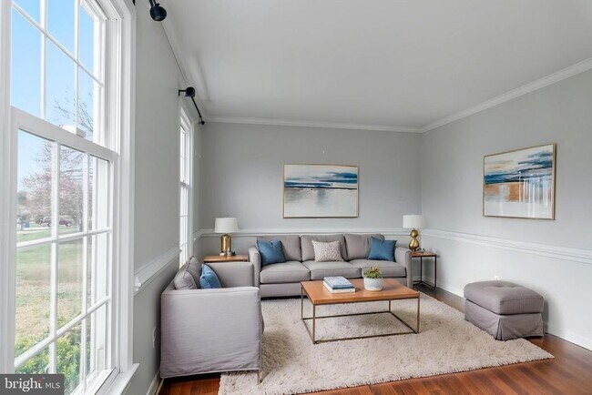 Building Photo - 2009 White Lake Dr