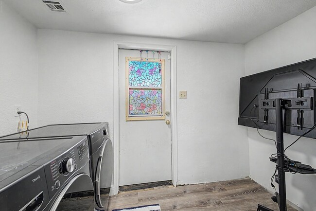 Building Photo - 6315 E Delcoa Ave