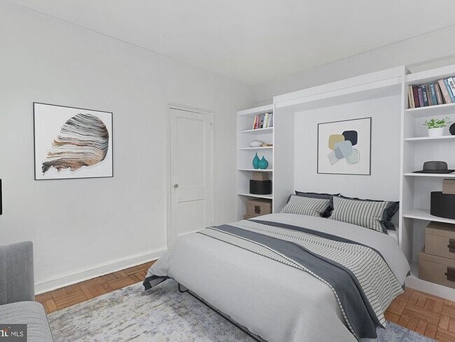 Building Photo - Studio Apartment at the Swarthmore- Availa...