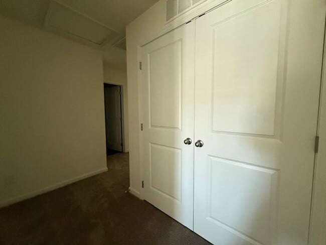 Building Photo - ?Brand New Townhome – Stylish, Modern & Cl...