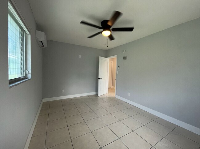Building Photo - 50A W Boyer St