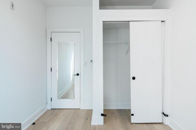 Building Photo - 965 Frankford Ave