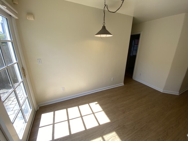 Building Photo - 241 Alder St