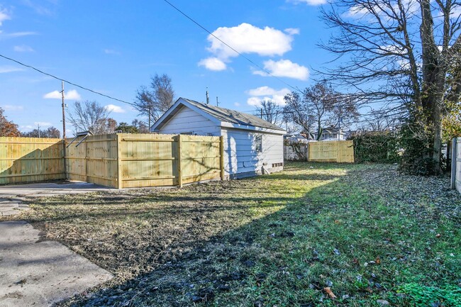 Building Photo - 4  Bedroom home newly remodeled