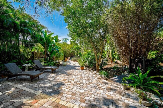 Building Photo - 426 Eagles Nest Ln