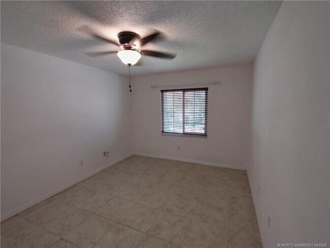 Building Photo - 950 S Kanner Hwy
