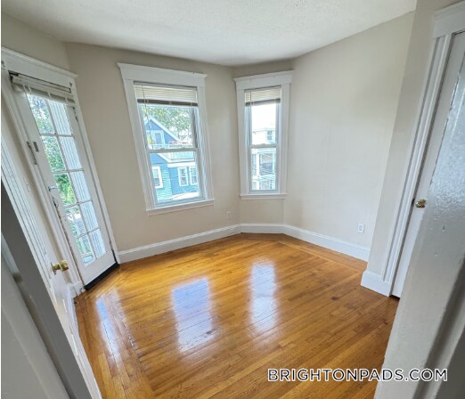 Building Photo - 41 Atkins St