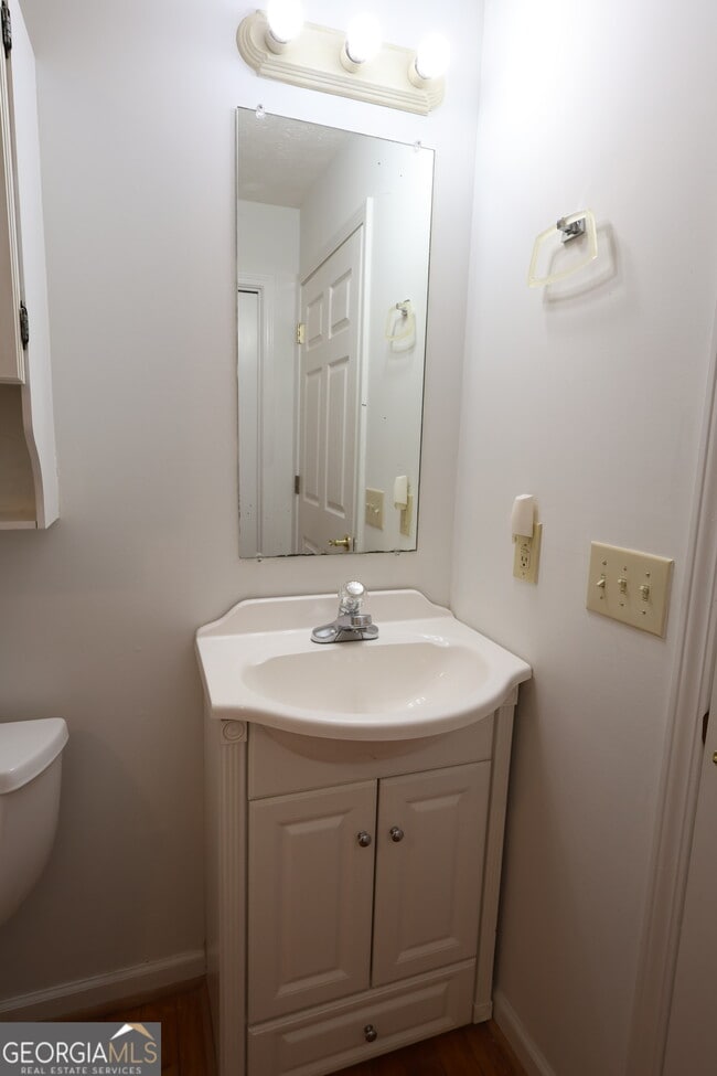 Building Photo - 217 Mountain View St