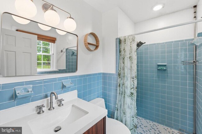 Building Photo - 9809 Sunset Dr