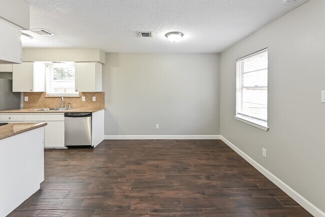 Building Photo - 11122 Kirwin Ln