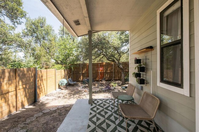 Building Photo - 3303 W William Cannon Dr