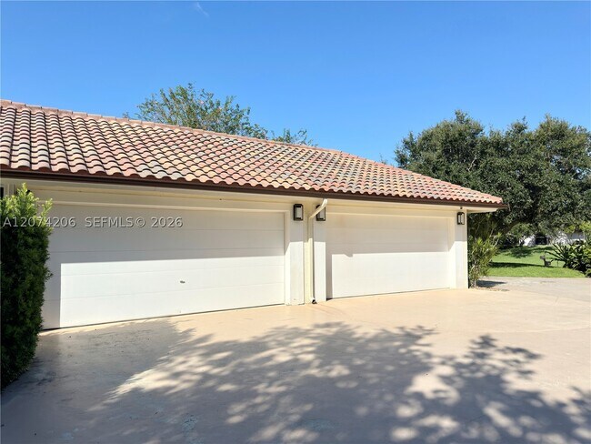 Building Photo - 2880 Windmill Ranch Rd