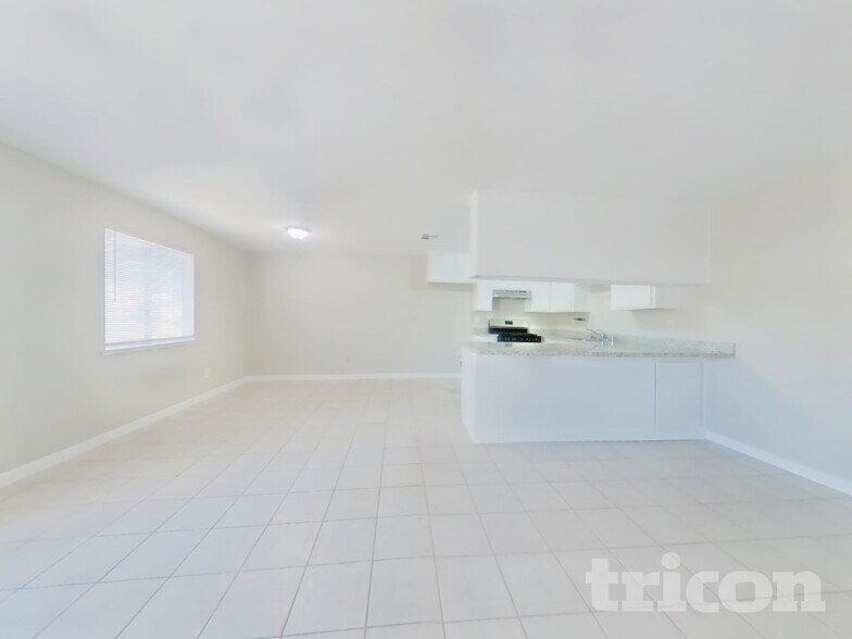 Building Photo - 601 Jeelu Way