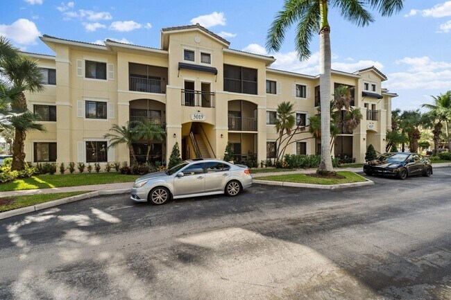 Building Photo - 3019 Alcazar Pl