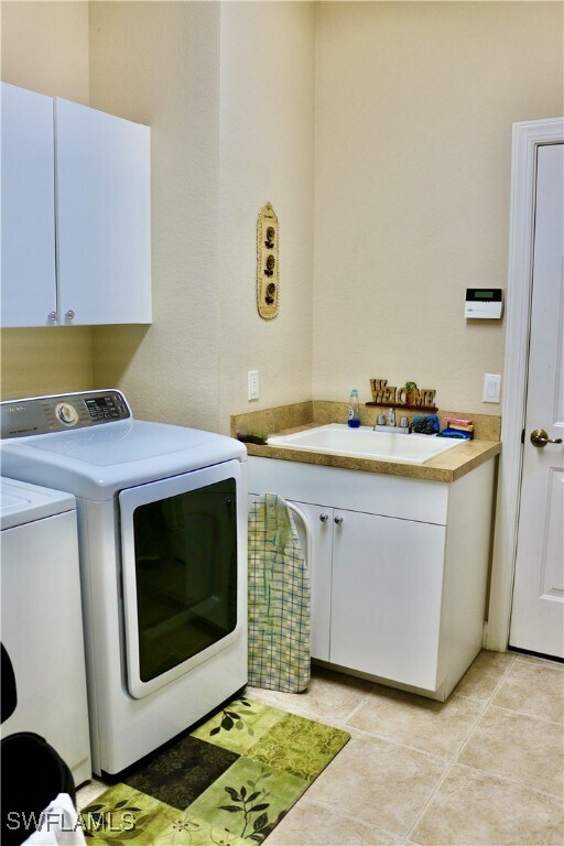 Building Photo - 15474 Los Reyes Ln