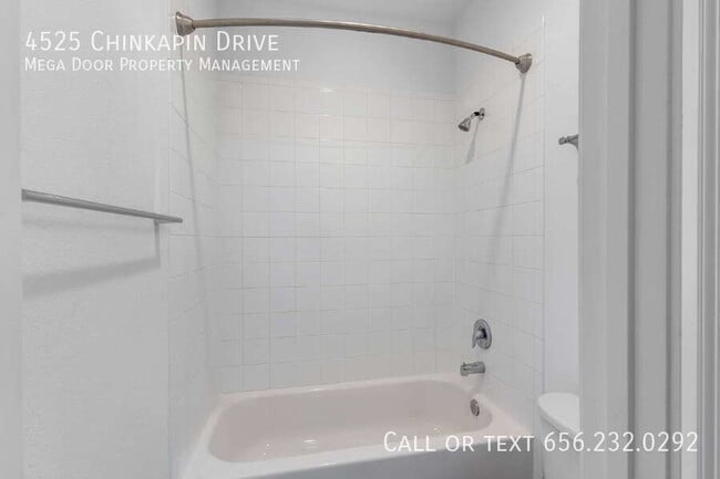 Building Photo - 4525 Chinkapin Dr