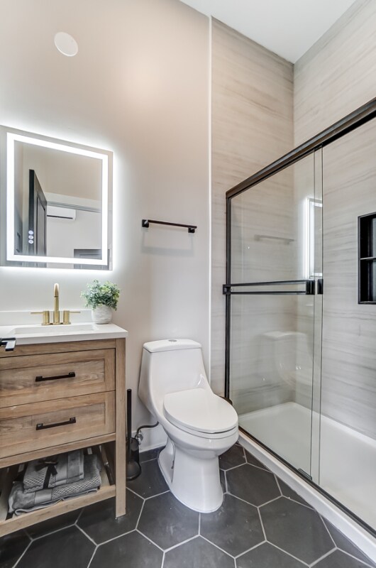 Building Photo - 2455 W McMicken Ave