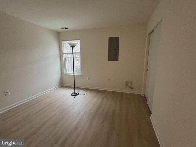 Building Photo - 8922 Royal Astor Way