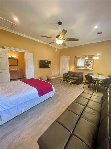 Building Photo - 10480 Parkview Cir