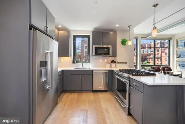 Building Photo - 301 H St NE