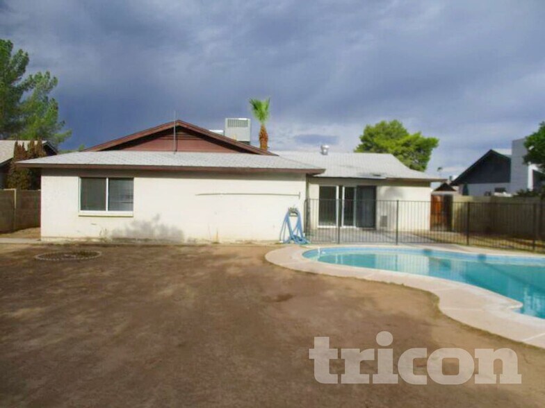 Building Photo - 11219 N 51st Dr