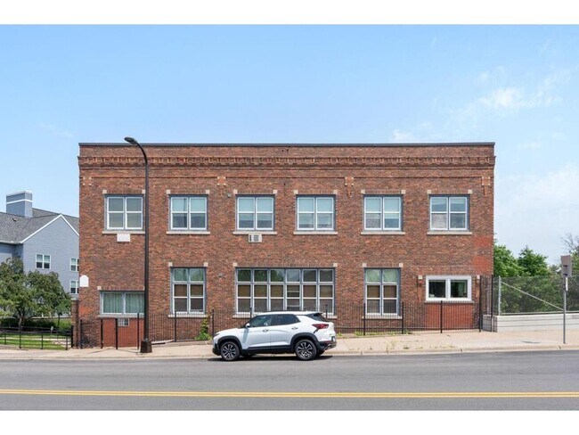 Building Photo - 215 7th St NE