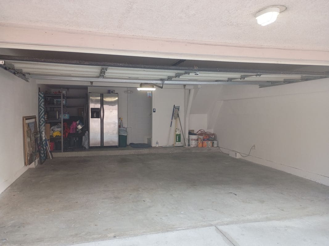 Building Photo - 511 S Monterey St