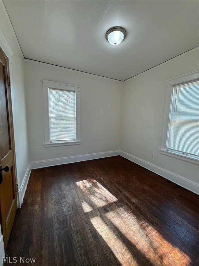 Building Photo - 1220 E 176th St