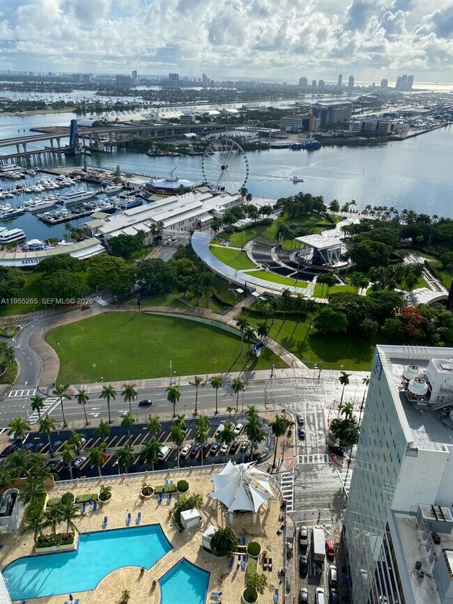 Building Photo - 253 NE 2nd St