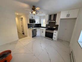 Building Photo - 2357 Linwood Ave