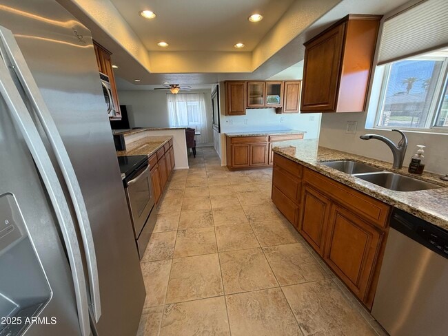 Building Photo - 10416 W Prairie Hills Cir