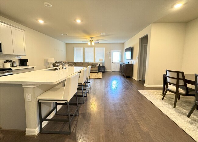 Building Photo - 26006 Steele Flower Dr