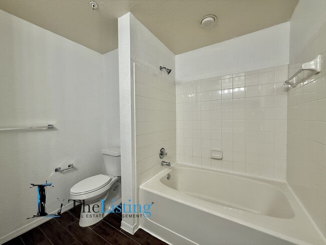 Building Photo - 18001 Richmond Pl Dr