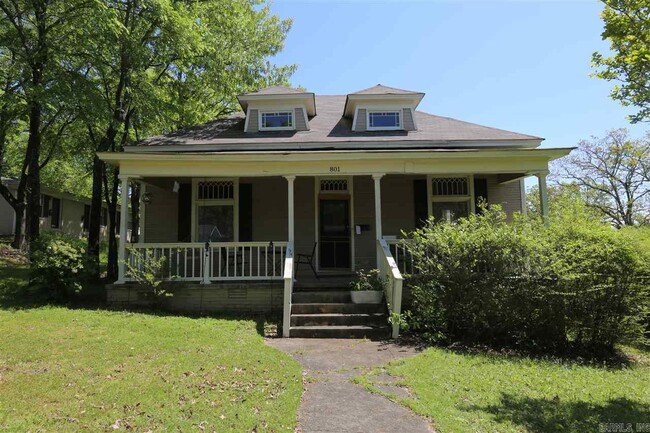 Primary Photo - 801 N Van Buren St